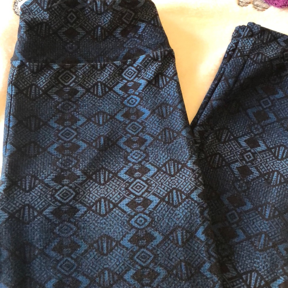One Size LuLaRoe patterned leggings